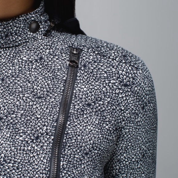 NWT edgy Lululemon Bust A Move Jacket size 10 - Picture 6 of 16